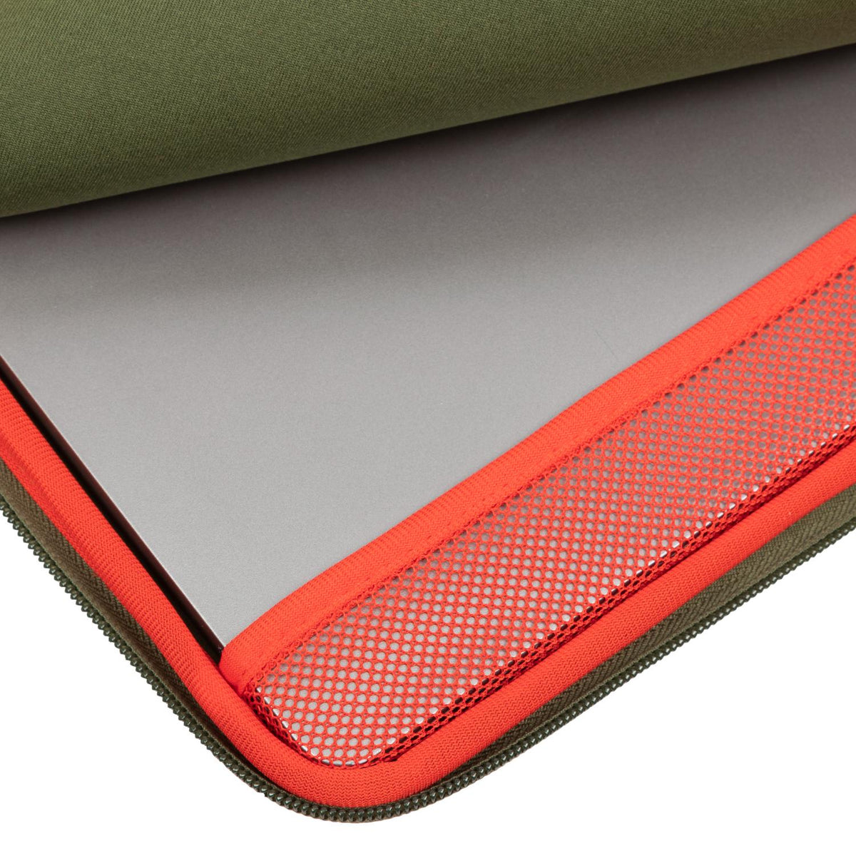 Rivacase 5221 Antishock Sleeve MacBook 13 - MacBook Air 13-inch - Khaki 9